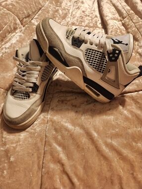 Air Jordan 4